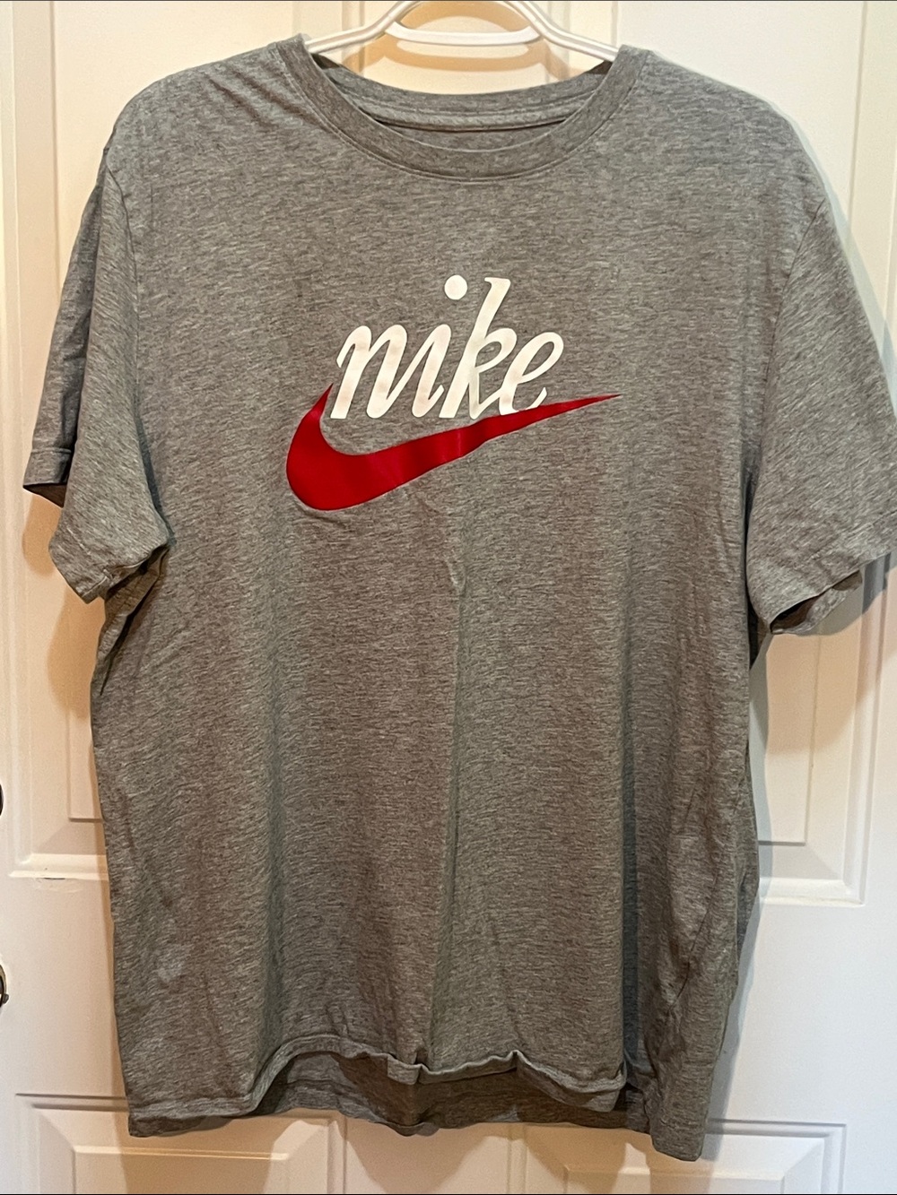 Nike Men's Gray Short Sleeve Tee with Red Swoosh Mens XL